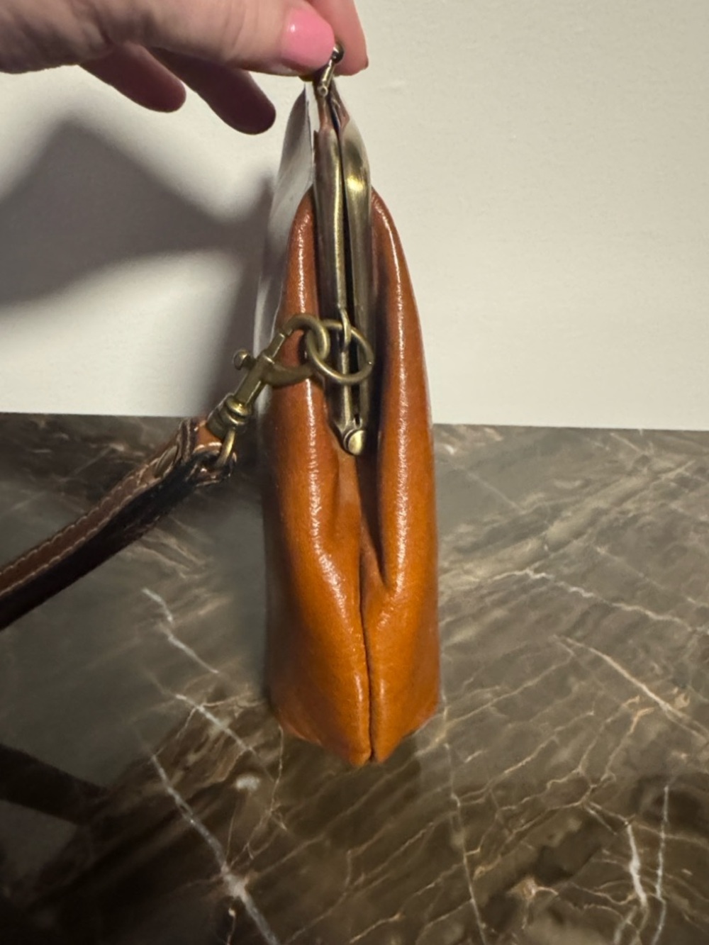 Patricia Nash Savena Leather
Wristlet Clutch Kiss Lock Cognac
Brown - Picture 6 of 16